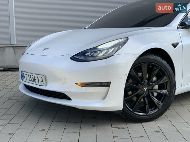 Тесла Модель 3 2020 у Івано-Франківську на Automoto.ua Білий Тесла Модель 3, об'ємом двигуна 0 л та пробігом 145 тис. км за 14850 $, фото 46 на Automoto.ua
