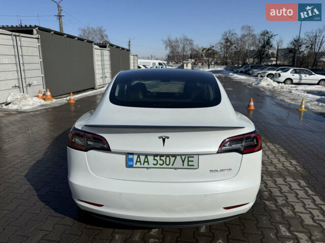 Белый Тесла Модель 3, объемом двигателя 0 л и пробегом 49 тыс. км за 20555 $, фото 11 на Automoto.ua