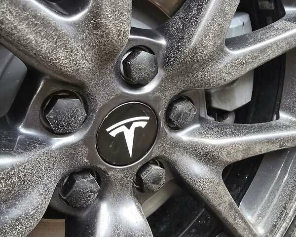 Белый Тесла Модель 3, объемом двигателя 0 л и пробегом 91 тыс. км за 17499 $, фото 17 на Automoto.ua