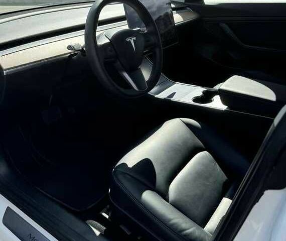 Білий Тесла Модель 3, об'ємом двигуна 0 л та пробігом 70 тис. км за 14000 $, фото 8 на Automoto.ua
