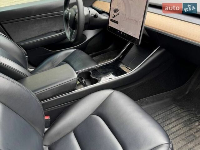 Белый Тесла Модель 3, объемом двигателя 0 л и пробегом 21 тыс. км за 17200 $, фото 2 на Automoto.ua