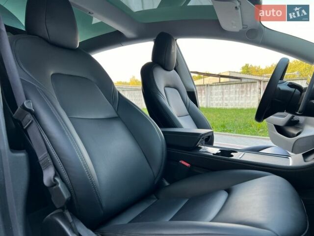 Білий Тесла Модель 3, об'ємом двигуна 0 л та пробігом 20 тис. км за 18200 $, фото 55 на Automoto.ua