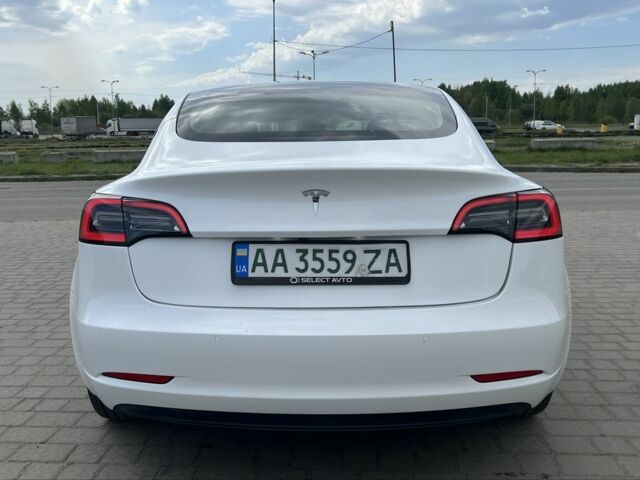 Белый Тесла Модель 3, объемом двигателя 0 л и пробегом 40 тыс. км за 17990 $, фото 4 на Automoto.ua
