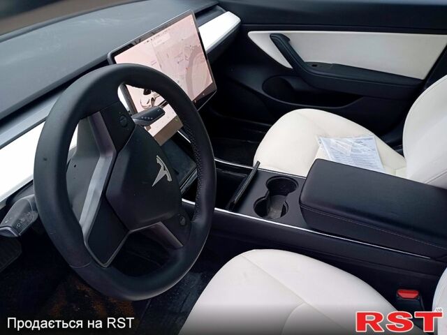 Белый Тесла Модель 3, объемом двигателя 75 л и пробегом 77 тыс. км за 16000 $, фото 8 на Automoto.ua