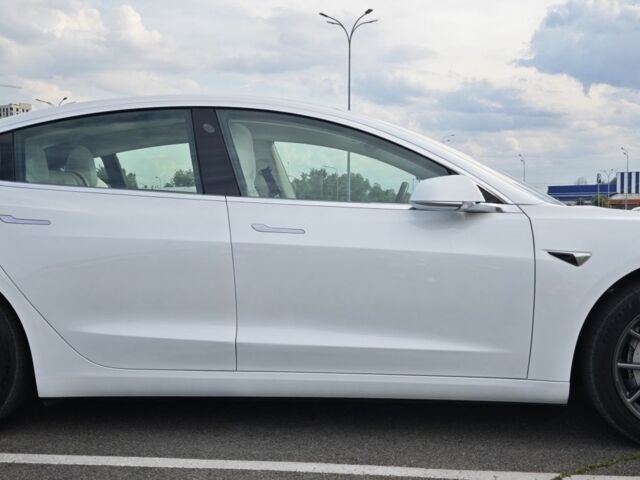 Белый Тесла Модель 3, объемом двигателя 0 л и пробегом 112 тыс. км за 24300 $, фото 12 на Automoto.ua