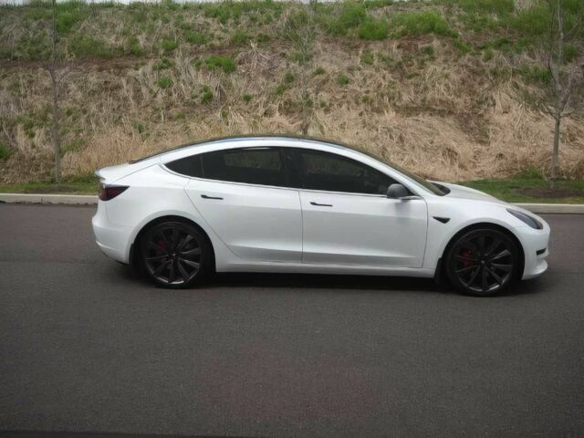 Білий Тесла Модель 3, об'ємом двигуна 0 л та пробігом 30 тис. км за 6900 $, фото 7 на Automoto.ua