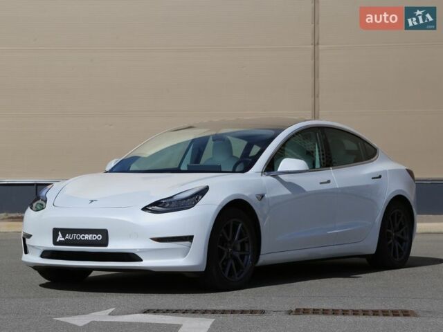 Белый Тесла Модель 3, объемом двигателя 0 л и пробегом 132 тыс. км за 24500 $, фото 2 на Automoto.ua