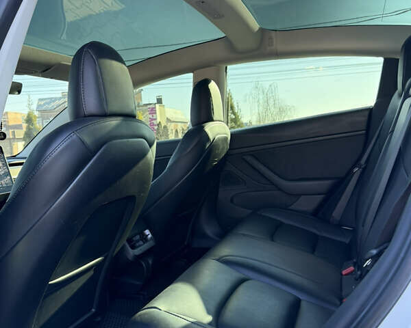 Білий Тесла Модель 3, об'ємом двигуна 0 л та пробігом 103 тис. км за 20500 $, фото 11 на Automoto.ua