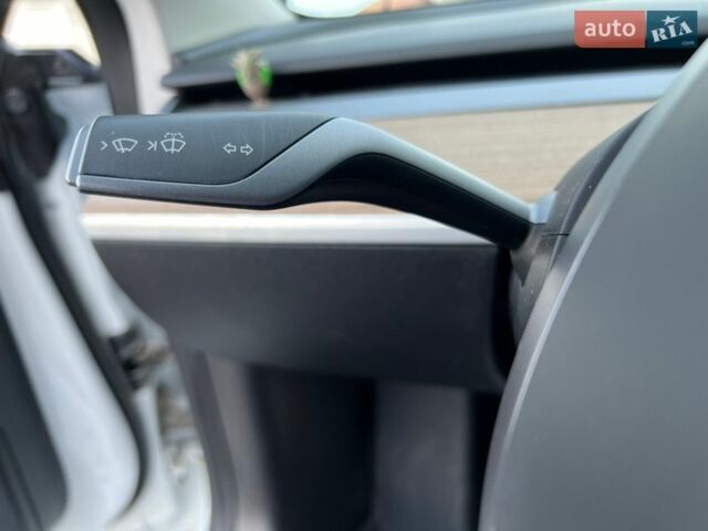 Білий Тесла Модель 3, об'ємом двигуна 0 л та пробігом 20 тис. км за 18200 $, фото 44 на Automoto.ua