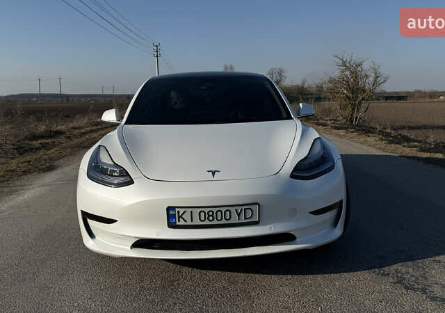 Белый Тесла Модель 3, объемом двигателя 0 л и пробегом 61 тыс. км за 19950 $, фото 2 на Automoto.ua