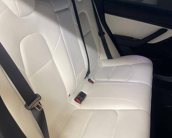 Білий Тесла Модель 3, об'ємом двигуна 0 л та пробігом 63 тис. км за 21000 $, фото 14 на Automoto.ua