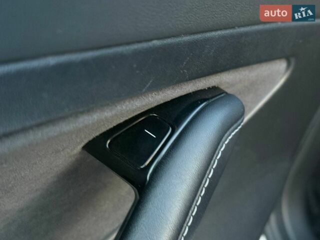 Белый Тесла Модель 3, объемом двигателя 0 л и пробегом 84 тыс. км за 15500 $, фото 20 на Automoto.ua