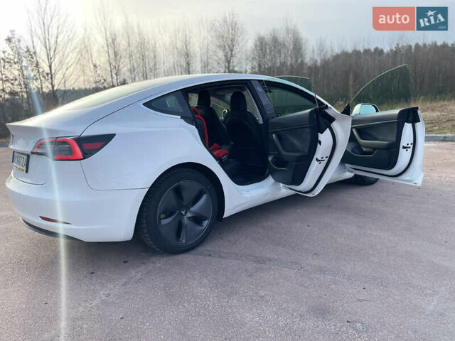 Белый Тесла Модель 3, объемом двигателя 0 л и пробегом 65 тыс. км за 22500 $, фото 9 на Automoto.ua