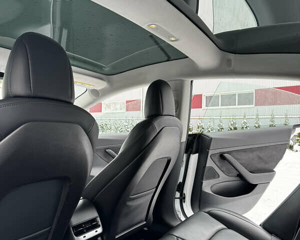 Білий Тесла Модель 3, об'ємом двигуна 0 л та пробігом 147 тис. км за 15750 $, фото 10 на Automoto.ua