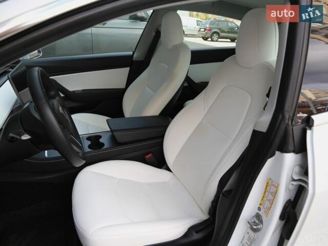 Белый Тесла Модель 3, объемом двигателя 0 л и пробегом 132 тыс. км за 24500 $, фото 8 на Automoto.ua