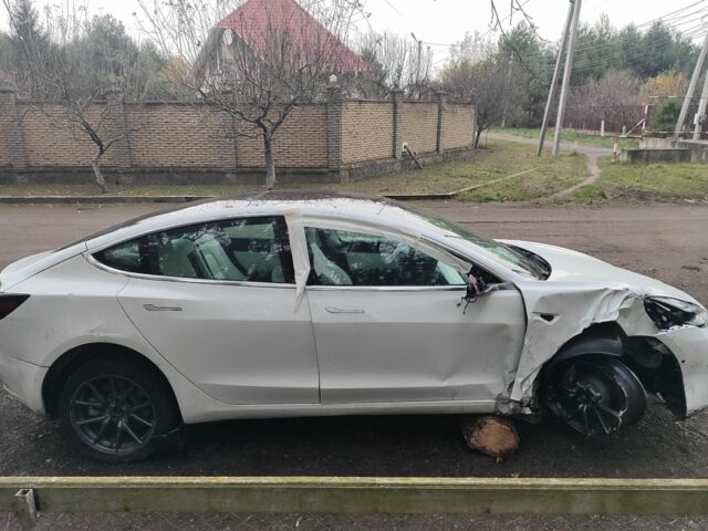 Білий Тесла Модель 3, об'ємом двигуна 0 л та пробігом 67 тис. км за 9500 $, фото 8 на Automoto.ua