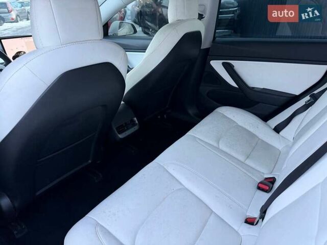 Білий Тесла Модель 3, об'ємом двигуна 0 л та пробігом 112 тис. км за 12300 $, фото 7 на Automoto.ua