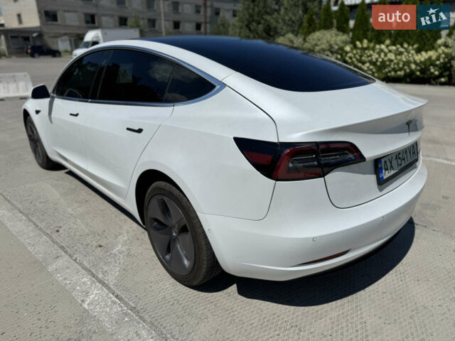 Білий Тесла Модель 3, об'ємом двигуна 0 л та пробігом 88 тис. км за 18500 $, фото 4 на Automoto.ua