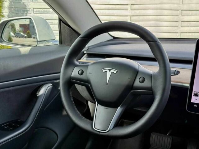 Белый Тесла Модель 3, объемом двигателя 0 л и пробегом 49 тыс. км за 13500 $, фото 6 на Automoto.ua
