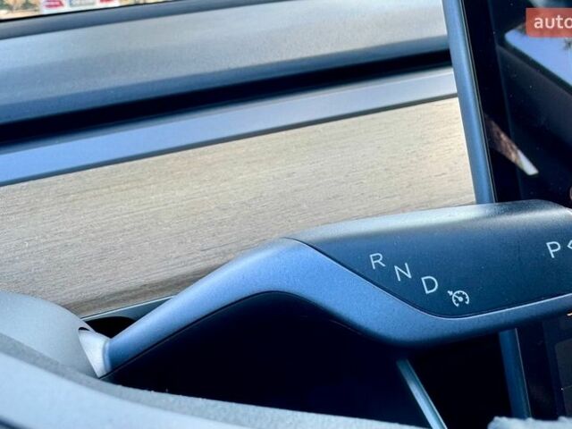 Белый Тесла Модель 3, объемом двигателя 0 л и пробегом 93 тыс. км за 13999 $, фото 21 на Automoto.ua