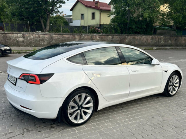Белый Тесла Модель 3, объемом двигателя 0 л и пробегом 80 тыс. км за 19700 $, фото 4 на Automoto.ua