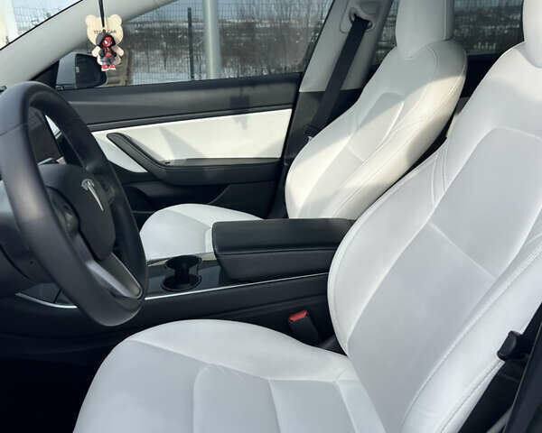 Білий Тесла Модель 3, об'ємом двигуна 0 л та пробігом 79 тис. км за 16200 $, фото 12 на Automoto.ua