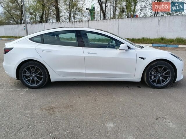 Белый Тесла Модель 3, объемом двигателя 0 л и пробегом 192 тыс. км за 17300 $, фото 3 на Automoto.ua