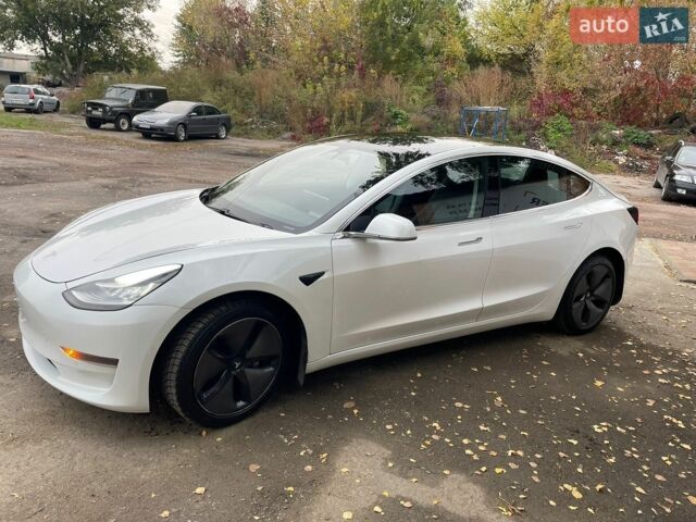 Белый Тесла Модель 3, объемом двигателя 0 л и пробегом 101 тыс. км за 14900 $, фото 7 на Automoto.ua