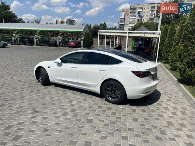 Белый Тесла Модель 3, объемом двигателя 0 л и пробегом 98 тыс. км за 18500 $, фото 20 на Automoto.ua