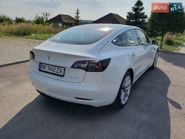 Белый Тесла Модель 3, объемом двигателя 0 л и пробегом 88 тыс. км за 22800 $, фото 36 на Automoto.ua