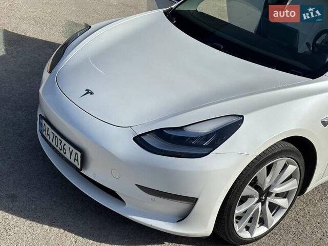 Белый Тесла Модель 3, объемом двигателя 0 л и пробегом 150 тыс. км за 23000 $, фото 5 на Automoto.ua