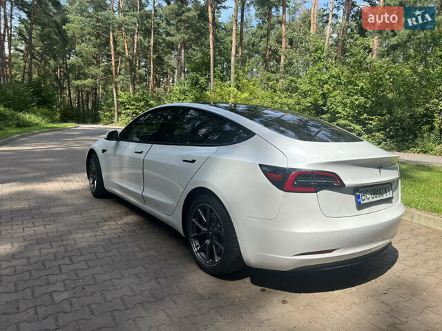 Белый Тесла Модель 3, объемом двигателя 0 л и пробегом 82 тыс. км за 26000 $, фото 4 на Automoto.ua