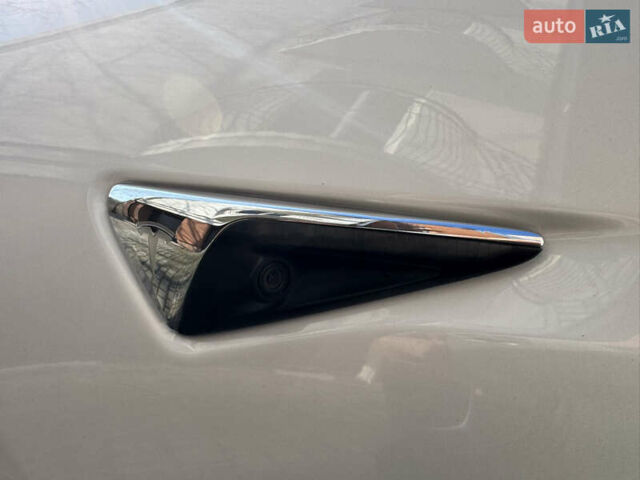 Белый Тесла Модель 3, объемом двигателя 0 л и пробегом 102 тыс. км за 13700 $, фото 32 на Automoto.ua