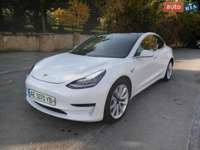 Білий Тесла Модель 3, об'ємом двигуна 0 л та пробігом 148 тис. км за 13300 $, фото 2 на Automoto.ua