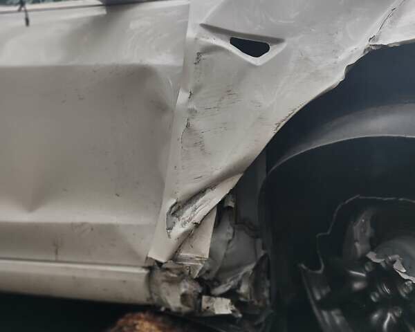 Белый Тесла Модель 3, объемом двигателя 0 л и пробегом 67 тыс. км за 9300 $, фото 25 на Automoto.ua