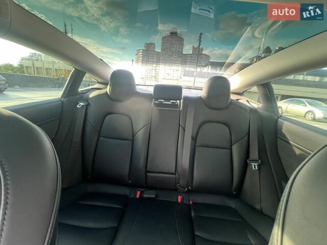 Белый Тесла Модель 3, объемом двигателя 0 л и пробегом 106 тыс. км за 17300 $, фото 9 на Automoto.ua