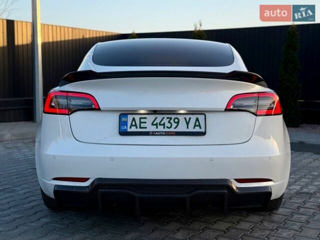 Білий Тесла Модель 3, об'ємом двигуна 0 л та пробігом 105 тис. км за 15500 $, фото 4 на Automoto.ua