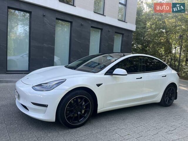 Білий Тесла Модель 3, об'ємом двигуна 0 л та пробігом 140 тис. км за 20700 $, фото 10 на Automoto.ua