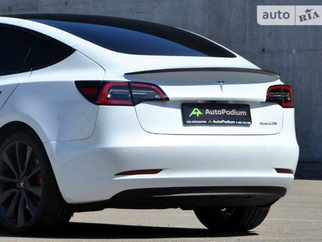 Белый Тесла Модель 3, объемом двигателя 0 л и пробегом 23 тыс. км за 27500 $, фото 11 на Automoto.ua