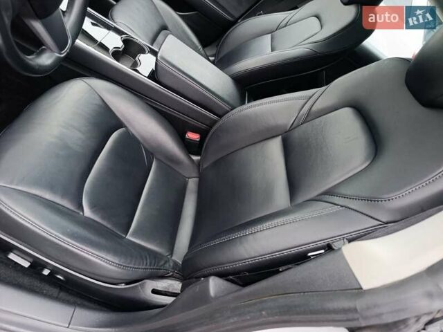 Білий Тесла Модель 3, об'ємом двигуна 0 л та пробігом 112 тис. км за 18500 $, фото 18 на Automoto.ua