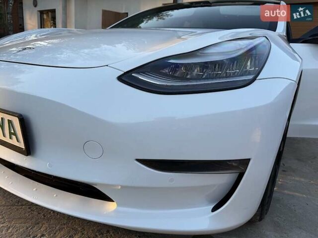 Белый Тесла Модель 3, объемом двигателя 0 л и пробегом 54 тыс. км за 21700 $, фото 14 на Automoto.ua