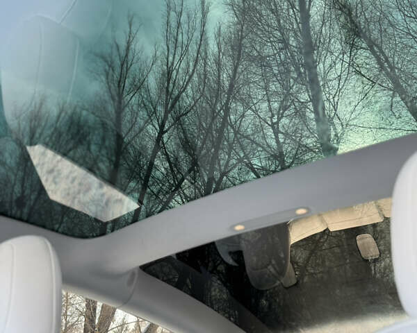 Білий Тесла Модель 3, об'ємом двигуна 0 л та пробігом 143 тис. км за 23000 $, фото 15 на Automoto.ua