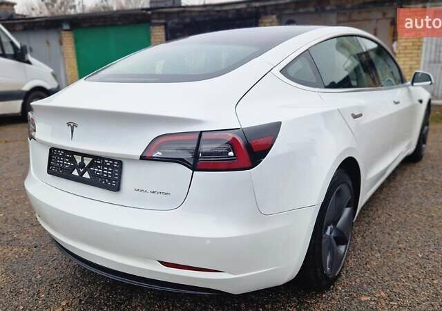Белый Тесла Модель 3, объемом двигателя 0 л и пробегом 142 тыс. км за 17300 $, фото 27 на Automoto.ua