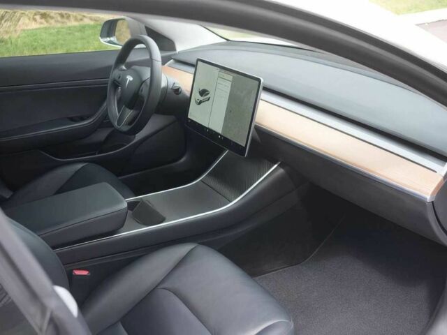 Білий Тесла Модель 3, об'ємом двигуна 0 л та пробігом 30 тис. км за 6900 $, фото 9 на Automoto.ua