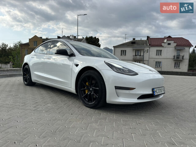 Білий Тесла Модель 3, об'ємом двигуна 0 л та пробігом 144 тис. км за 18000 $, фото 1 на Automoto.ua