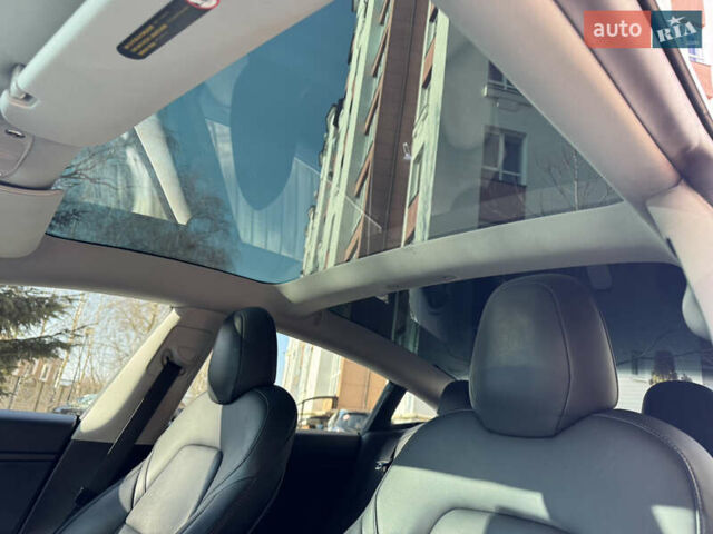 Белый Тесла Модель 3, объемом двигателя 0 л и пробегом 102 тыс. км за 13700 $, фото 22 на Automoto.ua