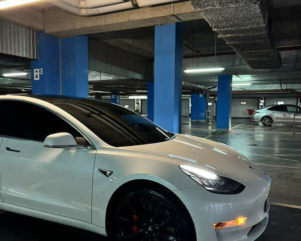 Белый Тесла Модель 3, объемом двигателя 0 л и пробегом 120 тыс. км за 19900 $, фото 5 на Automoto.ua