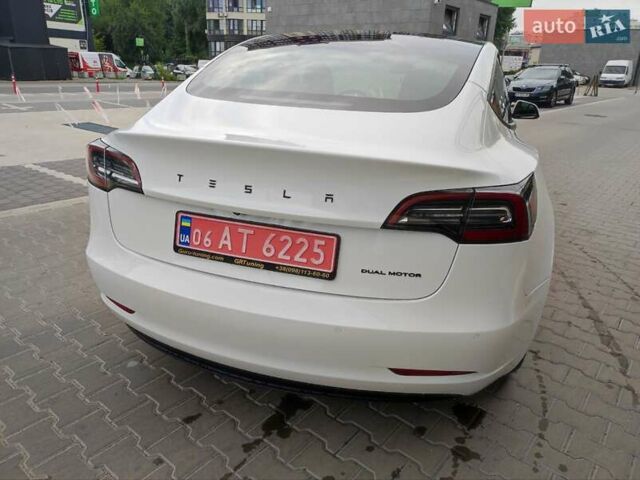 Білий Тесла Модель 3, об'ємом двигуна 0 л та пробігом 44 тис. км за 18999 $, фото 9 на Automoto.ua