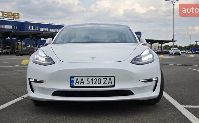 Білий Тесла Модель 3, об'ємом двигуна 0 л та пробігом 112 тис. км за 26800 $, фото 3 на Automoto.ua