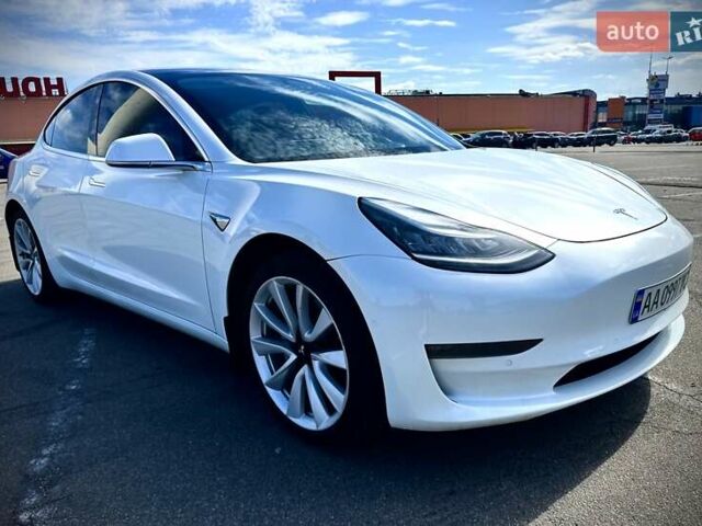 Тесла Модель 3 2020 в Киеве на Automoto.ua Белый Тесла Модель 3, объемом двигателя 0 л и пробегом 171 тыс. км за 19999 $, фото 2 на Automoto.ua